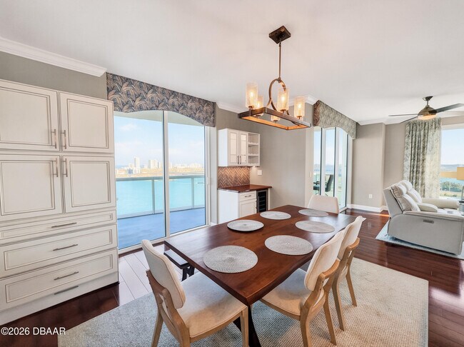 Building Photo - 231 Riverside Dr