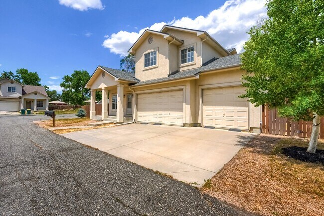 Building Photo - 4-Bed Arvada Home w/ Bedroom & Full Bathro...