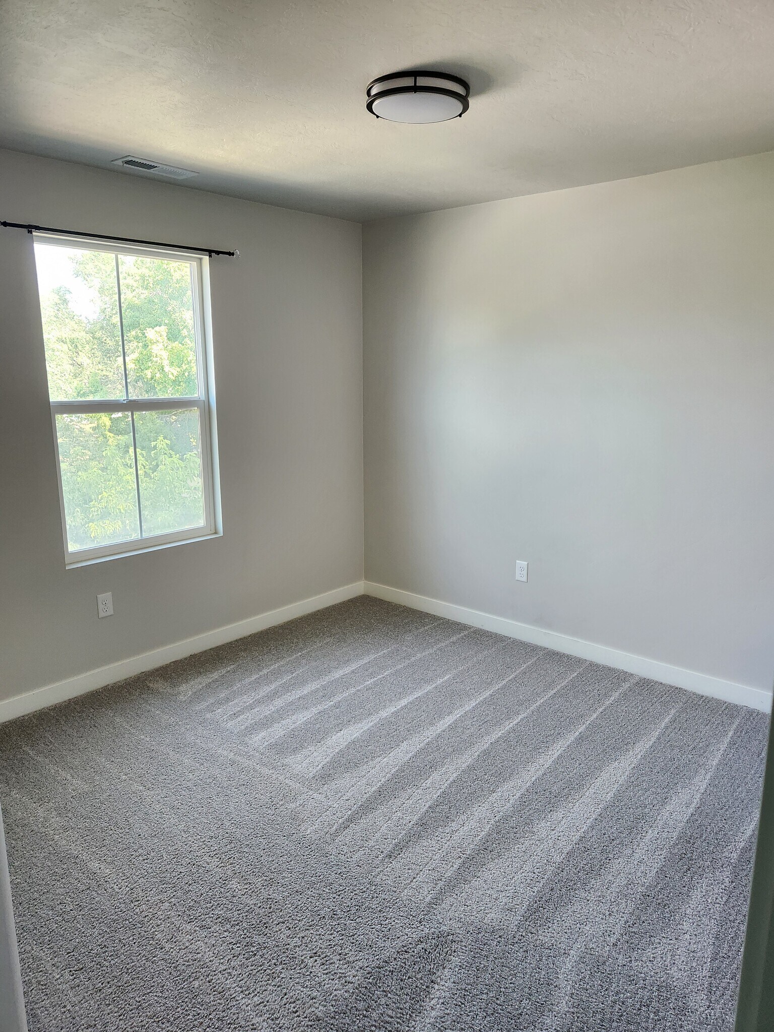 Building Photo - 724 Cami Nicole Ln