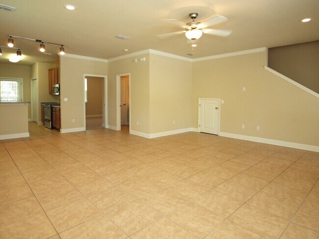 Building Photo - Hamptons on High – 4 Bedroom / 4 Bathroom Student Townhome Near FSU & TSC!