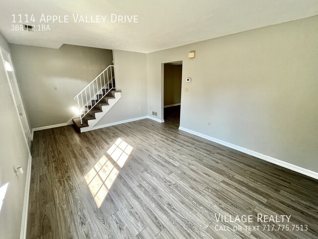 Building Photo - Extremely spacious 3-bed townhome in Dalla...