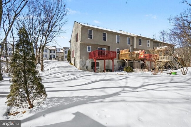 Building Photo - 54 Woodmyre Ln