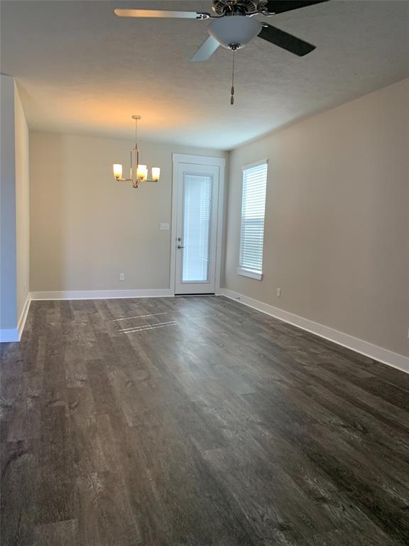 Building Photo - 2415 Chinook Wy