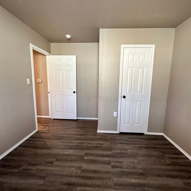 Building Photo - "Charming 2-Bed, 2-Bath Duplex in Lubbock ...