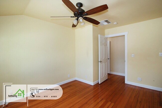 Building Photo - 2391 Placer St