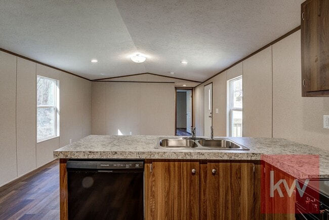 Building Photo - Chestnut St 119/Whispering Hills MHP