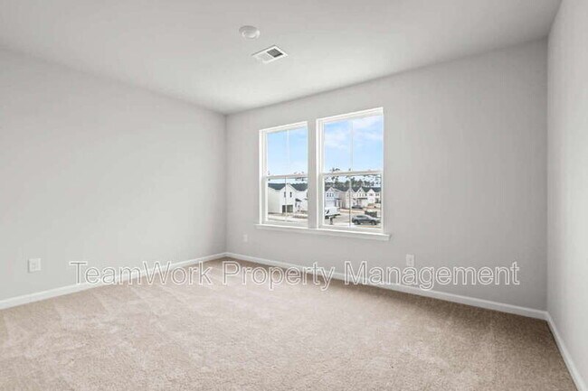 Building Photo - 658 Culpepper St