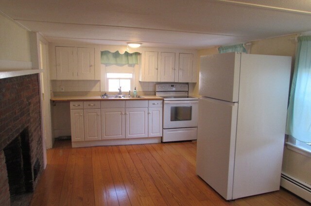 Building Photo - 316 Main St