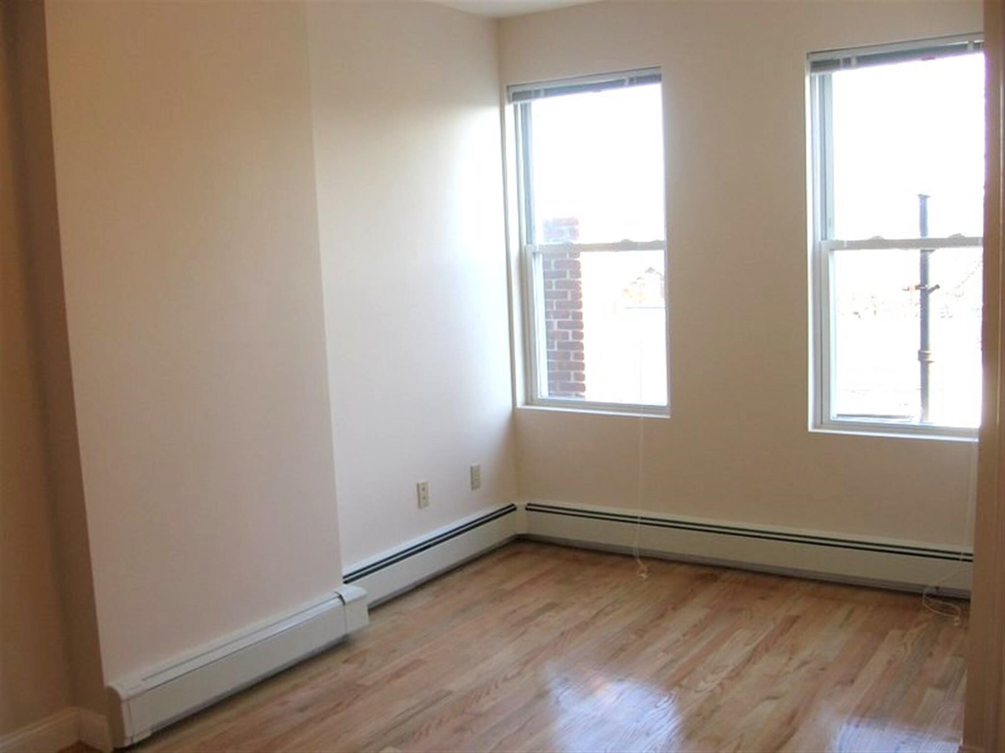 Building Photo - 344 Putnam Ave