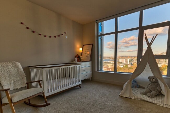 Building Photo - 2bd/1.75ba Seattle Condo