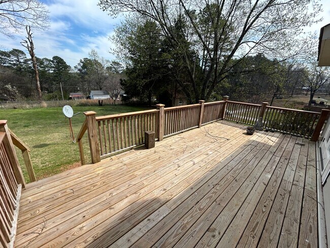 Building Photo - 29 Arrowhead Dr SE