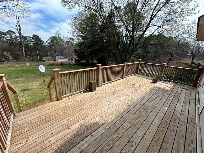 Building Photo - Cozy 3/2 with bonus in East Rome- $1,895