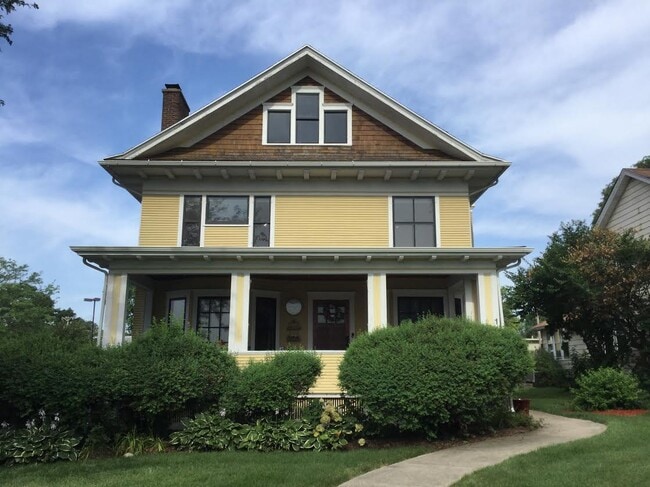 2nd Floor Apartment - 113 N Batavia Ave