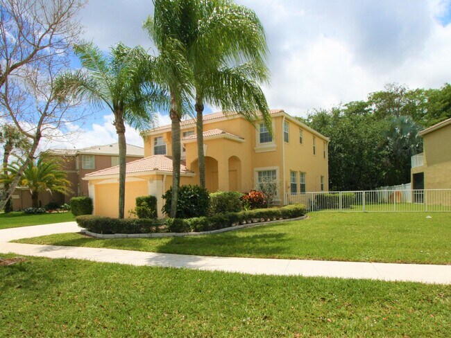 Building Photo - 255 Saratoga Blvd E