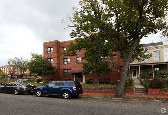 Building Photo - 1266 Morse St NE