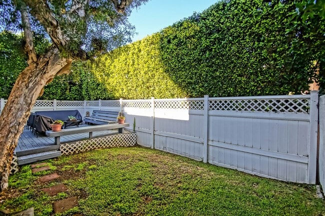 Building Photo - CHARMING & SPACIOUS, 5BR3.5BA HOME W/ PRIVATE YARD, BALCONY & SPRAWLING LIVING SPACE NEXT TO SAND...