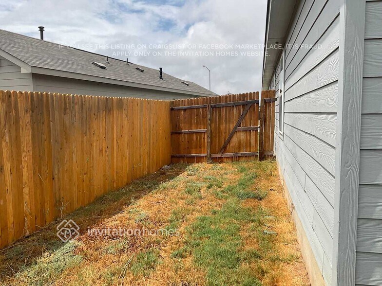 Building Photo - 8126 Serro Medina