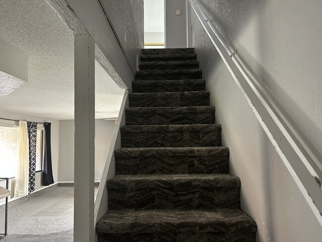 Building Photo - 16780 Green Tree Blvd