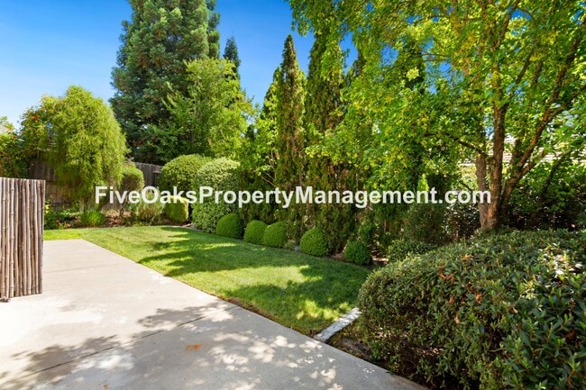 Building Photo - 885 Rathbone Cir