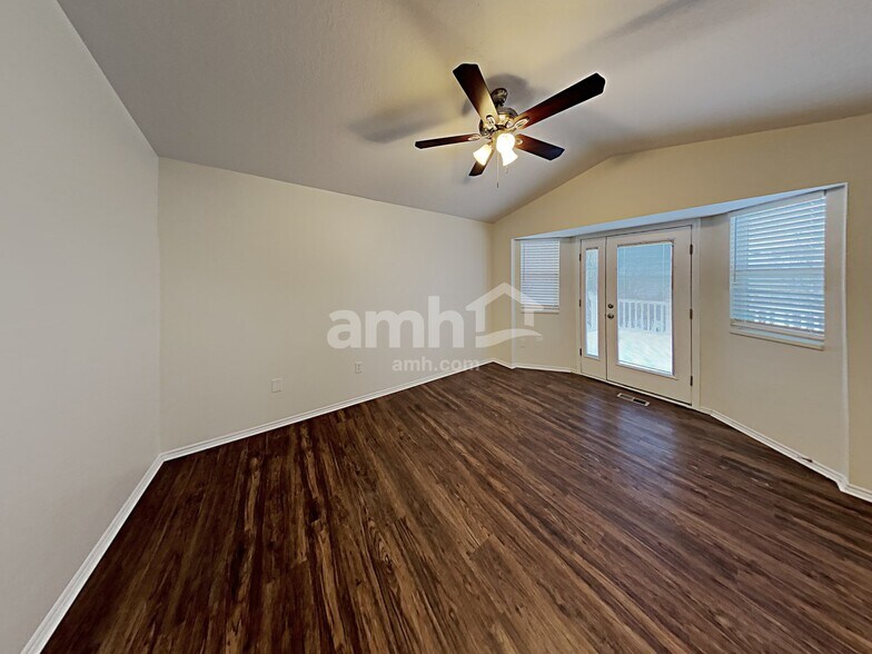 Building Photo - 5830 Impressions Dr