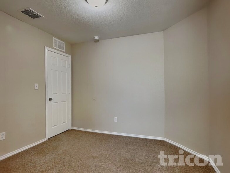 Building Photo - 310 Mistflower