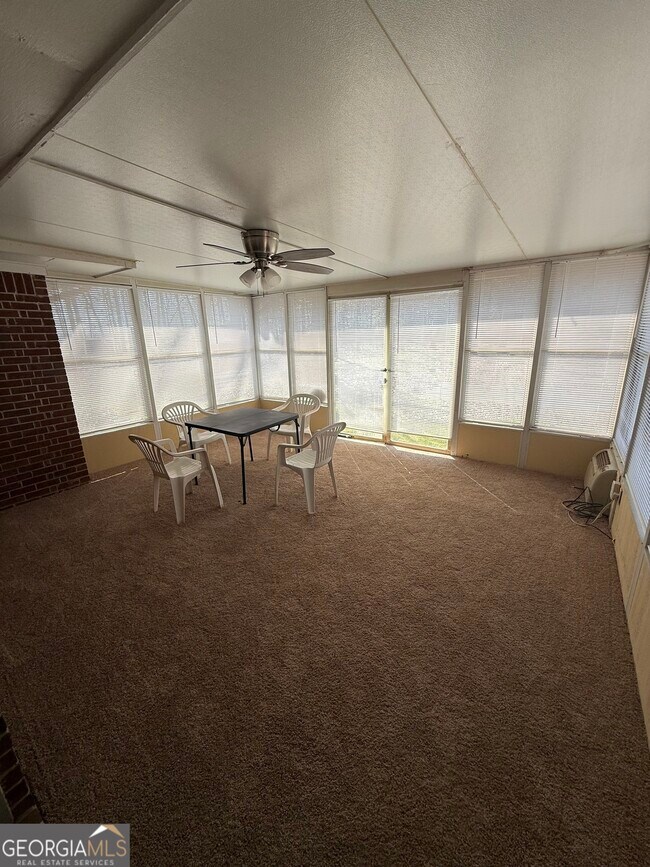 Building Photo - 110 Otelia Ln