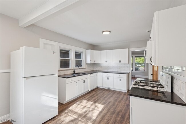 Building Photo - 3996 Bluestone Rd