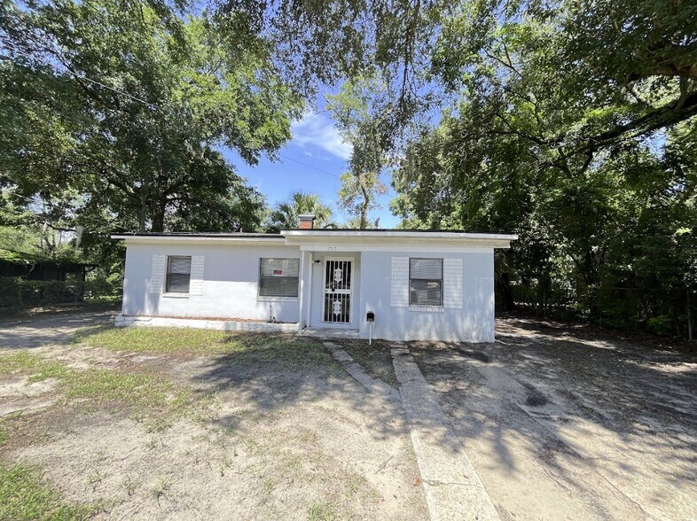 Building Photo - 1515 Palmdale St