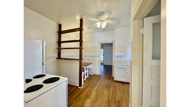 Building Photo - 1301 N Park Ave