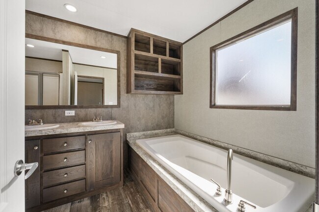 Building Photo - Beautiful 3 Bed, 2 Bath Home in Azle with ...