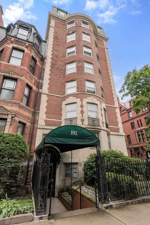 Building Photo - 192 Commonwealth Ave