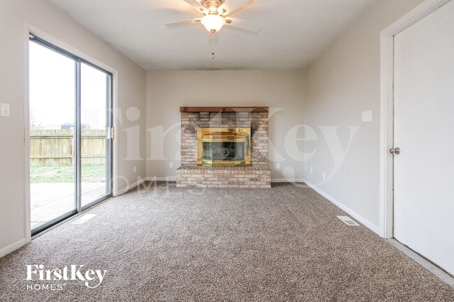 Building Photo - 104 Meadow Creek S Dr