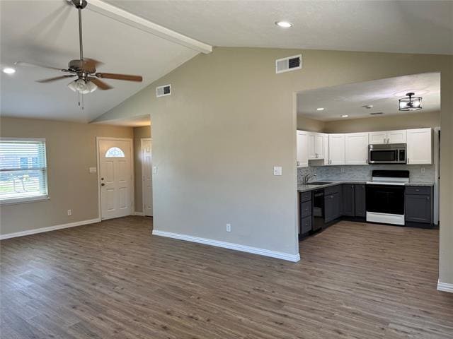 Building Photo - 523 Red Oak Dr