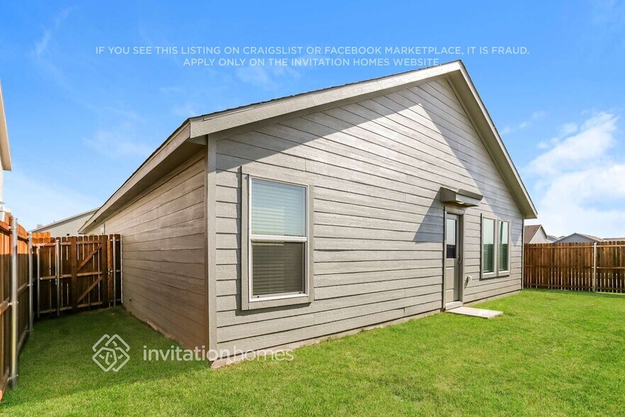 Building Photo - 2803 Silent Wy
