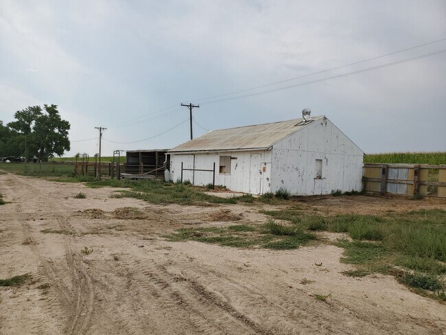 Building Photo - Rare Horse Property Opportunity | 3 Acres + Large Roping Arena & Shop