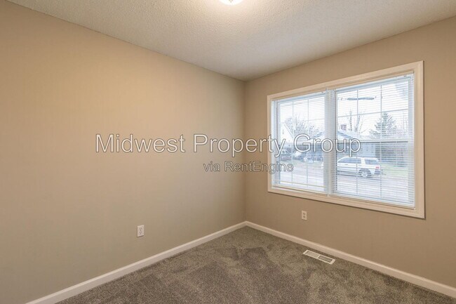 Building Photo - 2986 Kincaid Ave