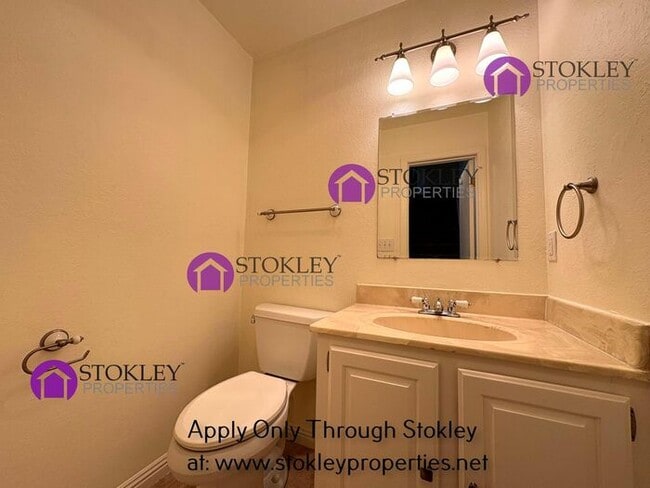 Building Photo - 1924 Pomar Way