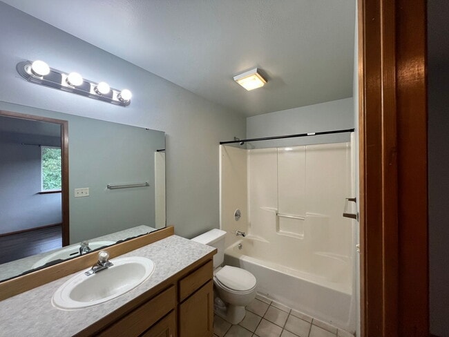 Building Photo - 2217 W Xenia Ln