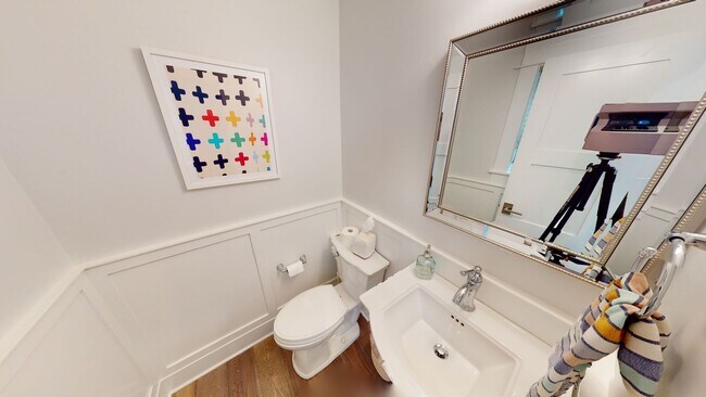 Building Photo - 3bed/3.5 Bath School Year Rental