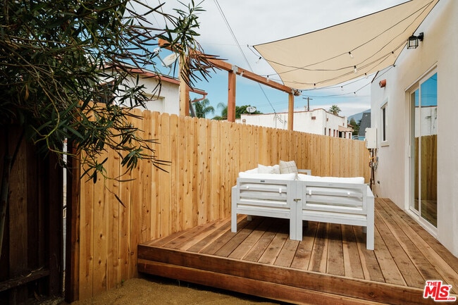 Building Photo - 784 Elmira St