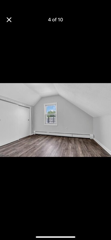 Building Photo - 233 Pine St