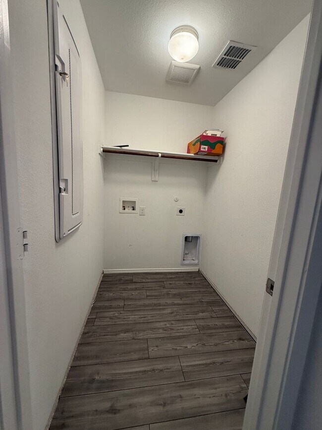 Building Photo - Great 3 bedroom in Providence Village Ask about the Move In Special!!