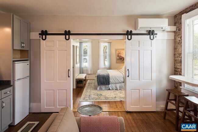 Building Photo - 829 Belmont Ave