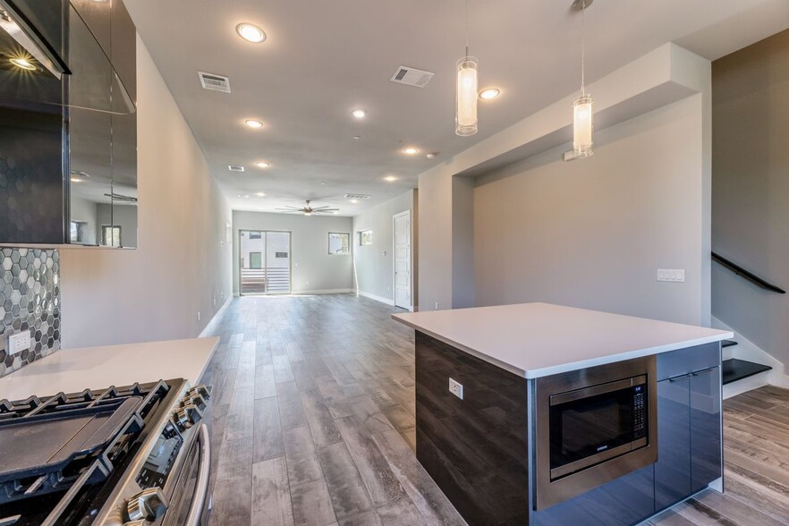 Building Photo - 1417 Kramer Ln