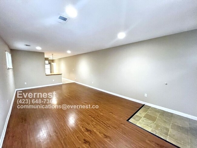 Building Photo - 1525 Kirby Ave