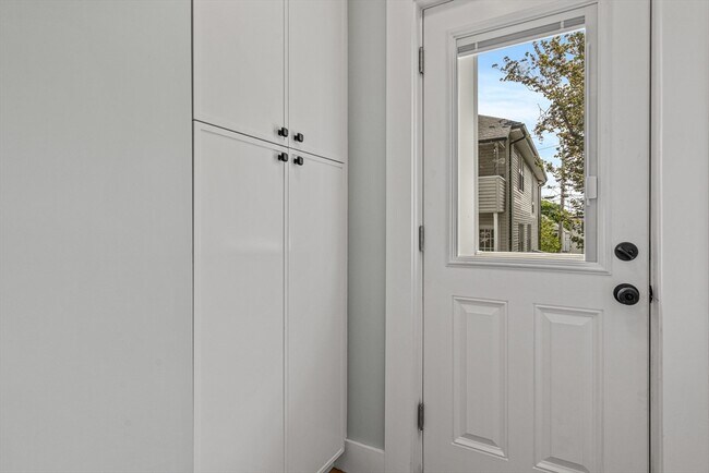 Building Photo - 44-46 Woods Ave