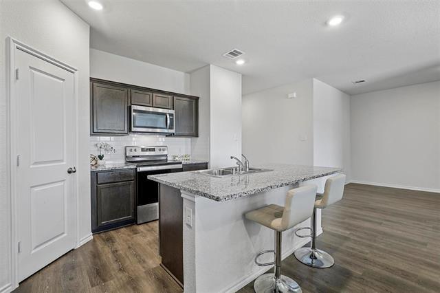 Building Photo - 3000 Buttonbush Dr