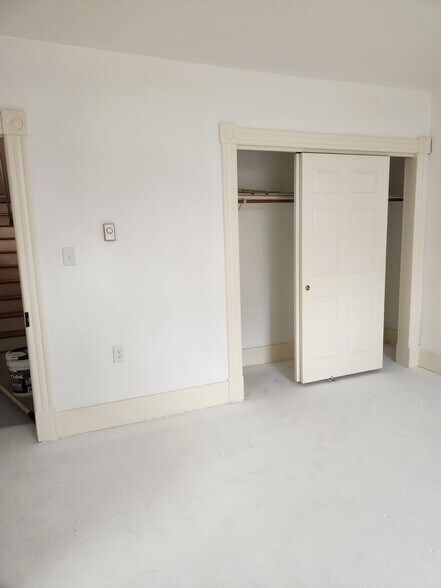 Building Photo - 125 Peyton St