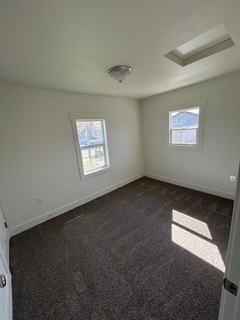 Building Photo - 301 E 4th St