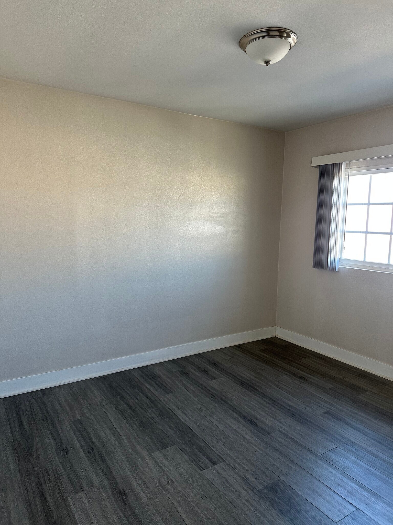 Building Photo - 11801 Hart St